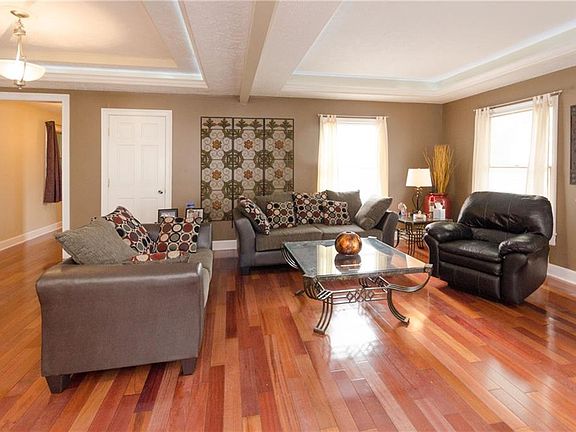 4th image of 207 N Lynhurst Dr
