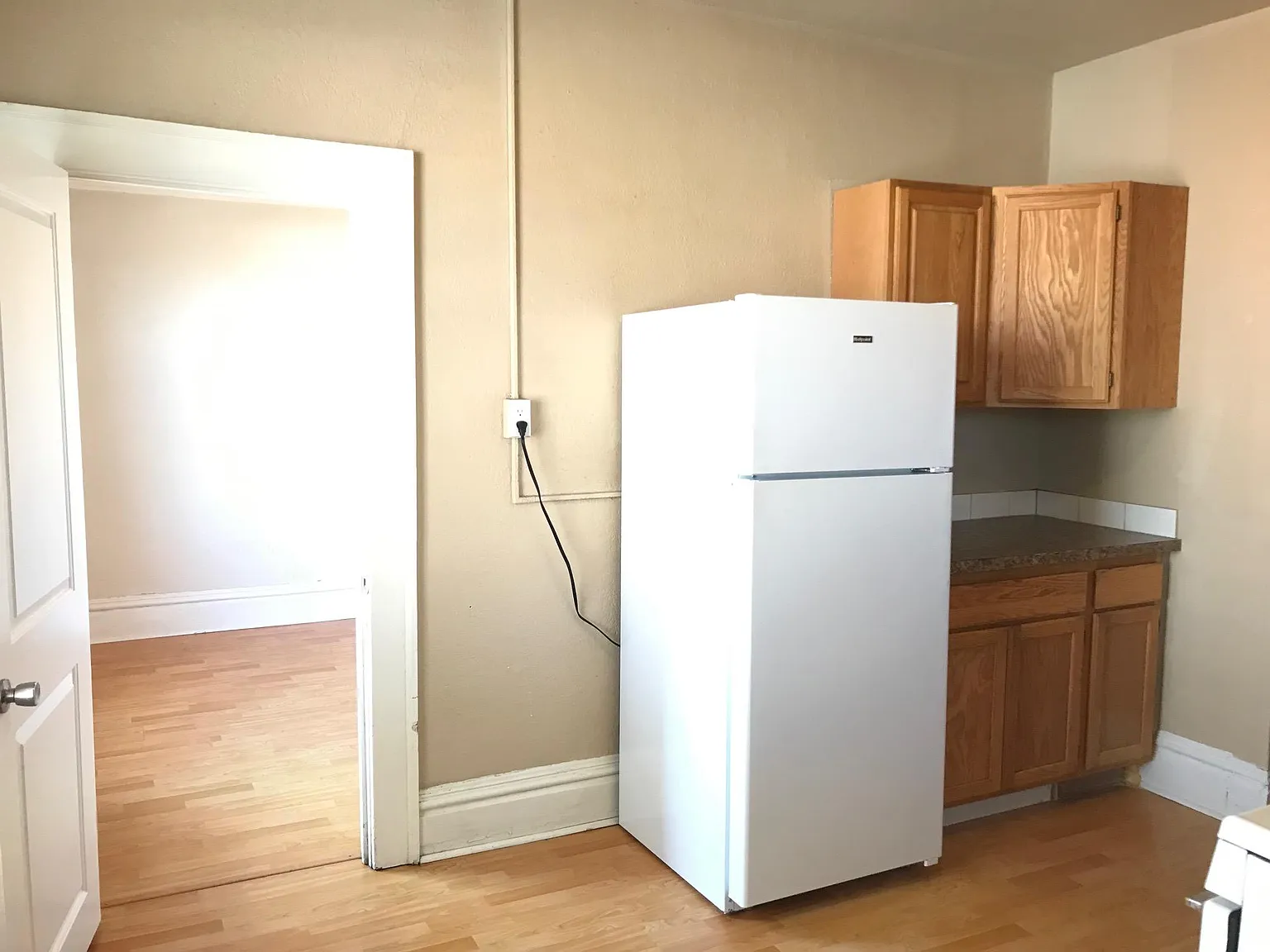 2 bed, 700 sqft, $1,100 — Photo 4