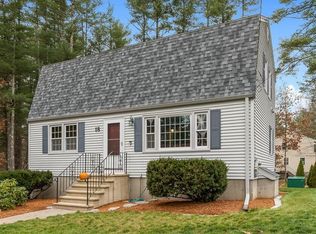 18 Seminole Dr, Pepperell, MA 01463