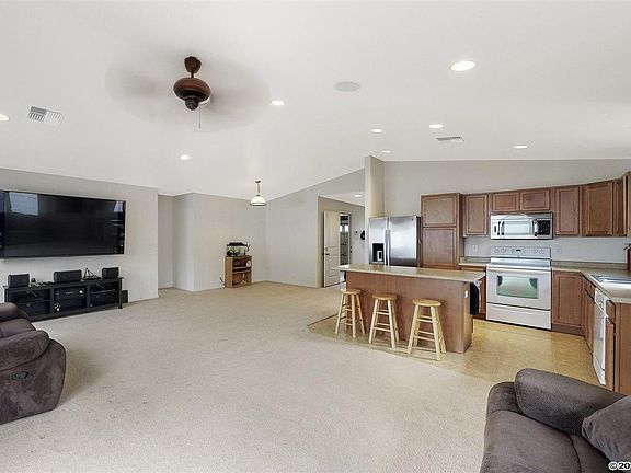 2nd image of 35 W Makahakaha Loop
