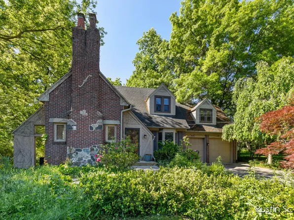 2170 Burton St SE, Grand Rapids, MI 49506