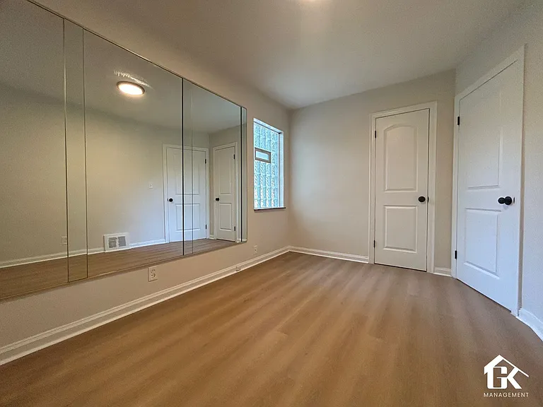 19212 Curtis St — Photo 10