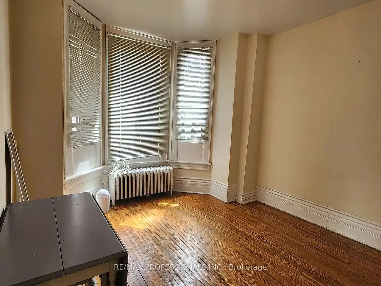 3 bed, $3,000 — Photo 2