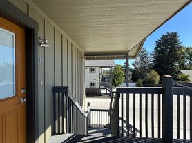 Cambridge Place I - 2225