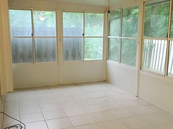 4th image of 1449 Tiger Lake Dr