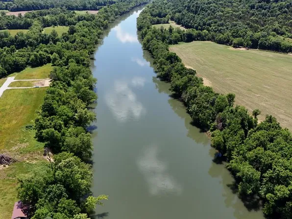 9 River Rd, Burkesville, KY 42717