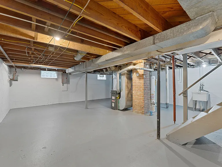 1539 Weston Ave — Photo 24