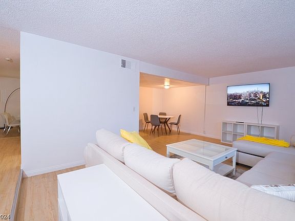 3rd image of 4664 Comnor Hill Ln