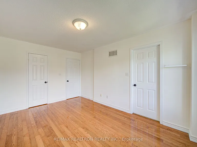 2365 Bur Oak Ave — Photo 20