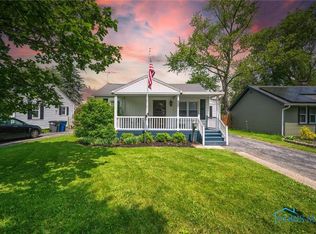 557 W 7th St, Perrysburg, OH