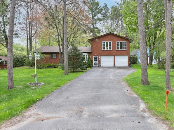 1 Lindale Ave, Tiny, ON L9M 0J2