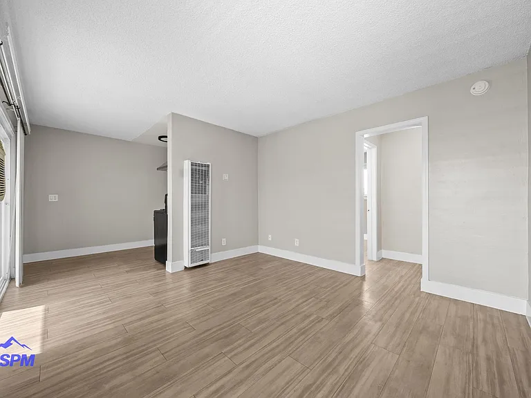 Willow Glen Apartments — Photo 10