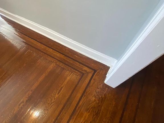 4th image of 5205 Glenloch St