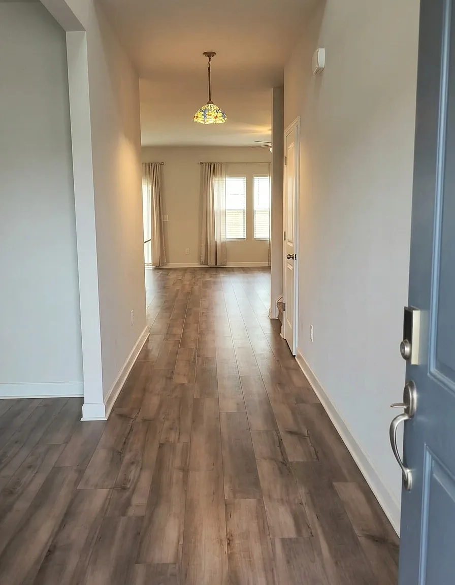 5 bed, 2945 sqft, $3,150 — Photo 3