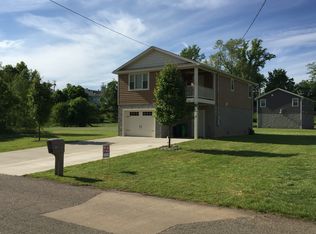 700 6th St, Belpre, OH 45714