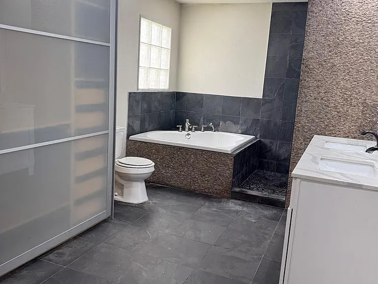 3306 Lake Saxon Dr — Photo 10