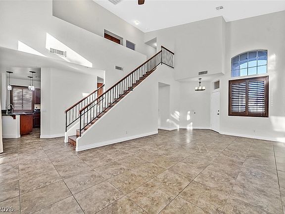 3rd image of 3313 Golden View St
