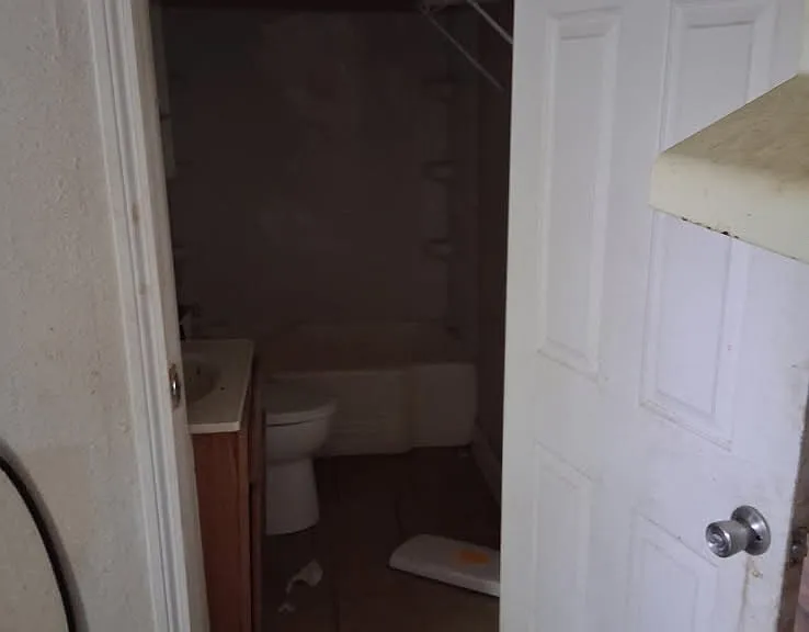 1610 S Lydia Ave — Photo 9