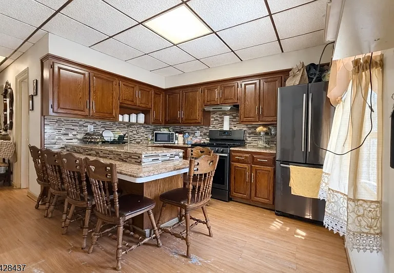 19 Burgess Pl — Photo 9