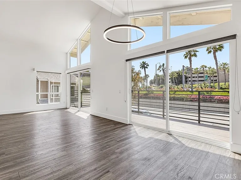 222 Old Newport Blvd — Photo 4