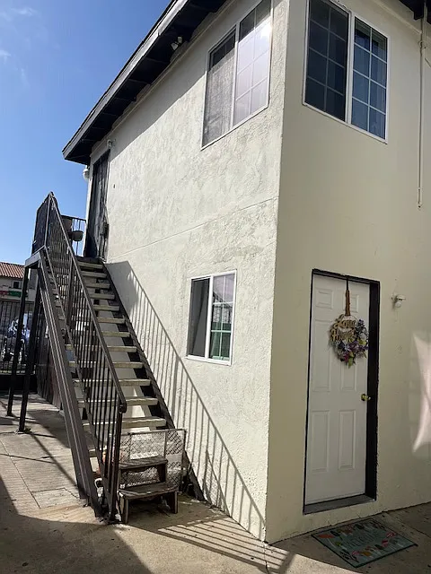 2 bed, 700 sqft, $2,295 — Photo 1