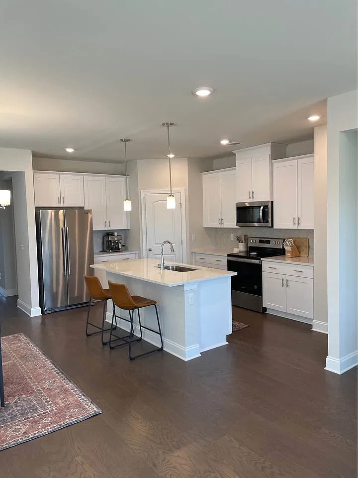 4312 Skyridge Dr — Photo 2