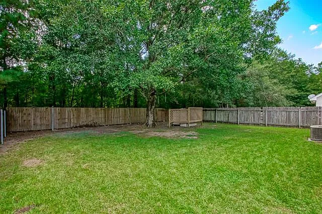 3 bed, 2.0 bath, 1162 sqft, $1,600 — Photo 3