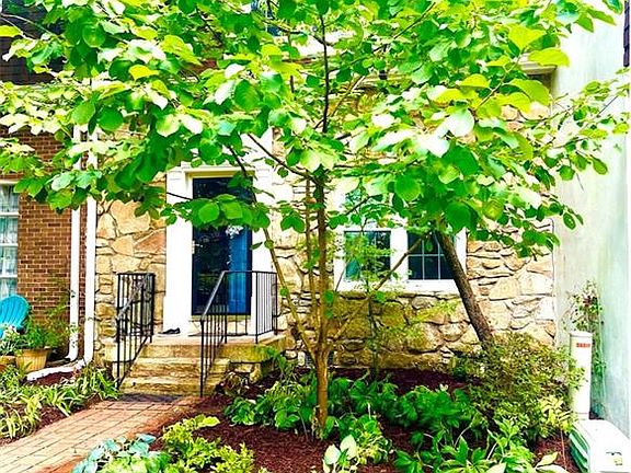 3rd image of 260 Manning Rd SW Unit 5