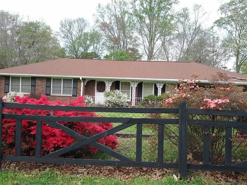 1st image of 595 Coventry Dr