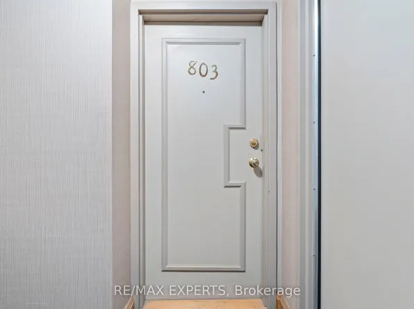 10 Martha Eaton Way #803, Toronto, ON M6M 5B3