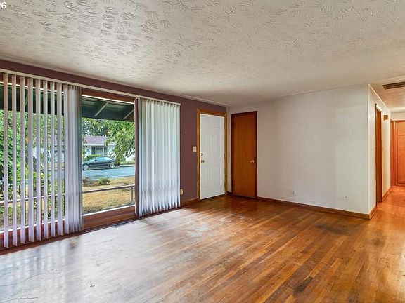 3rd image of 234 Gregory Ln SE