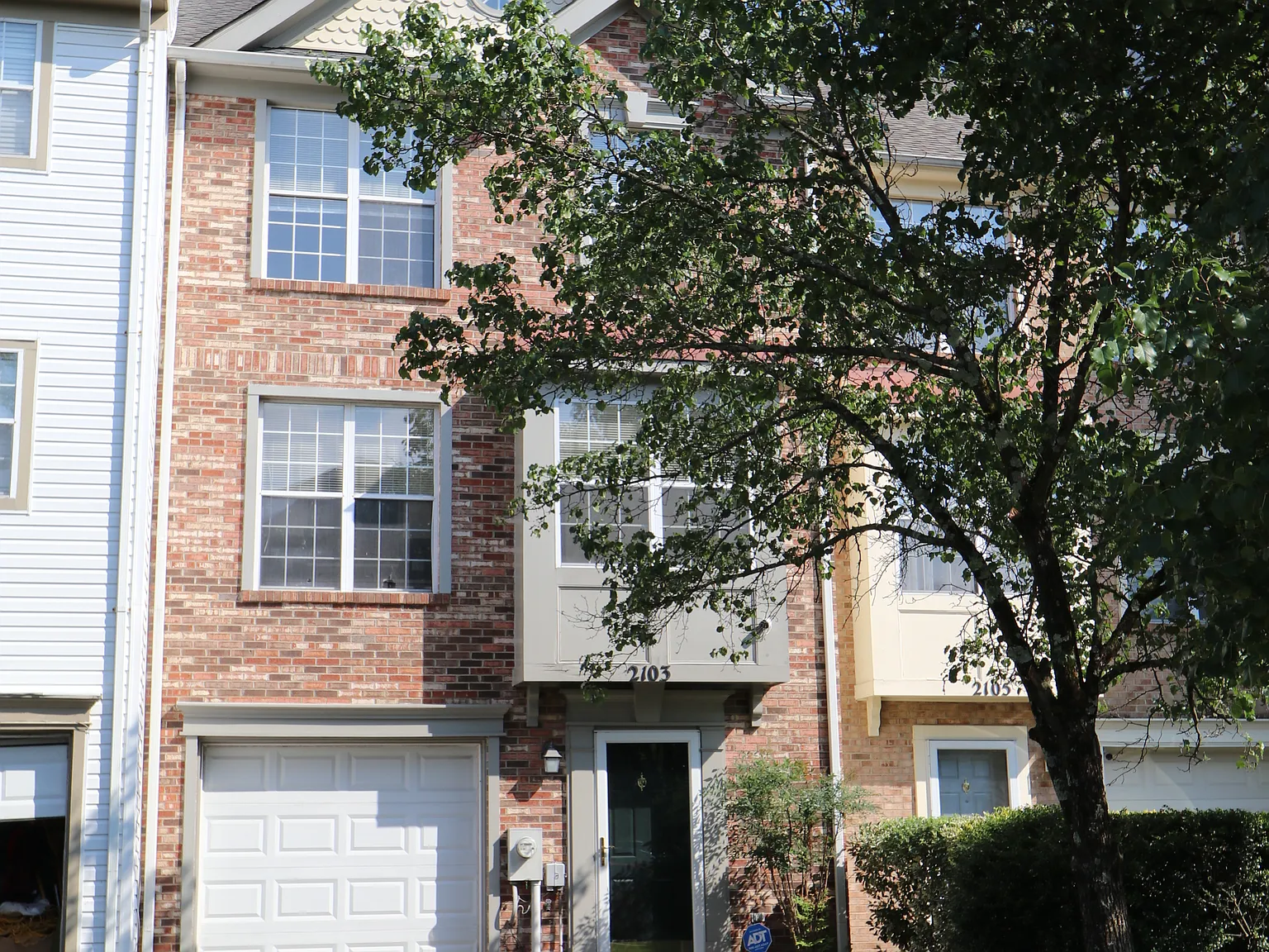 3 bed, 2.5 bath, 1696 sqft, $2,850 — Photo 1