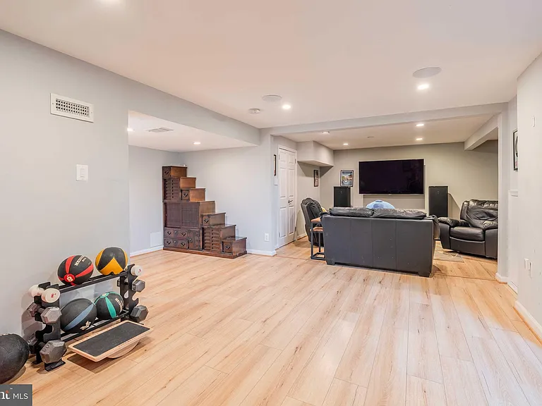 942 N McKinley Rd — Photo 43