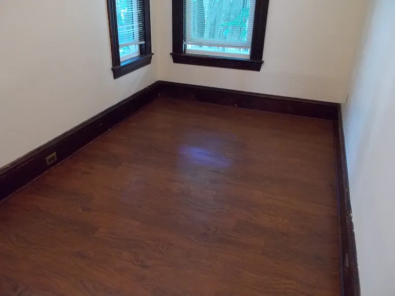 92 Lowell St — Photo 3