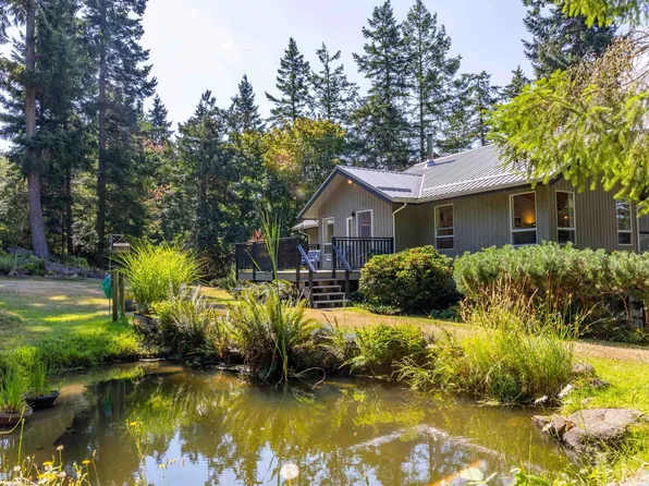 419 Clanton Rd, Southern Gulf Islands, BC V0N 1P0