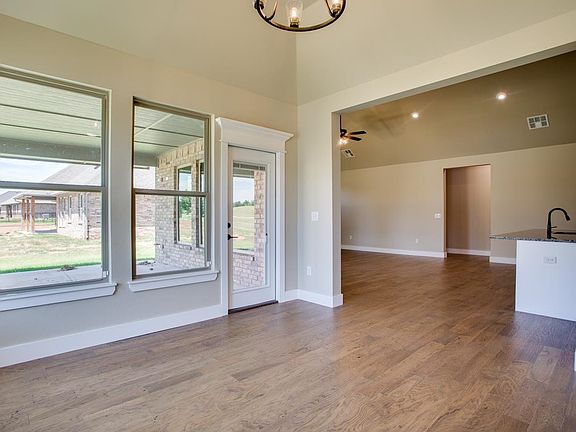 5th image of 4827 Sawgrass Ln