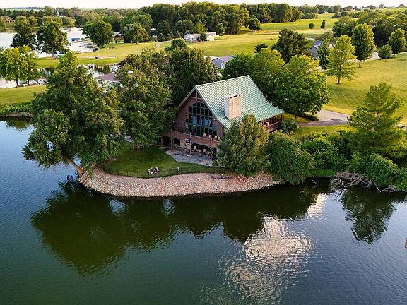 3rd image of 520 Kramer Rd