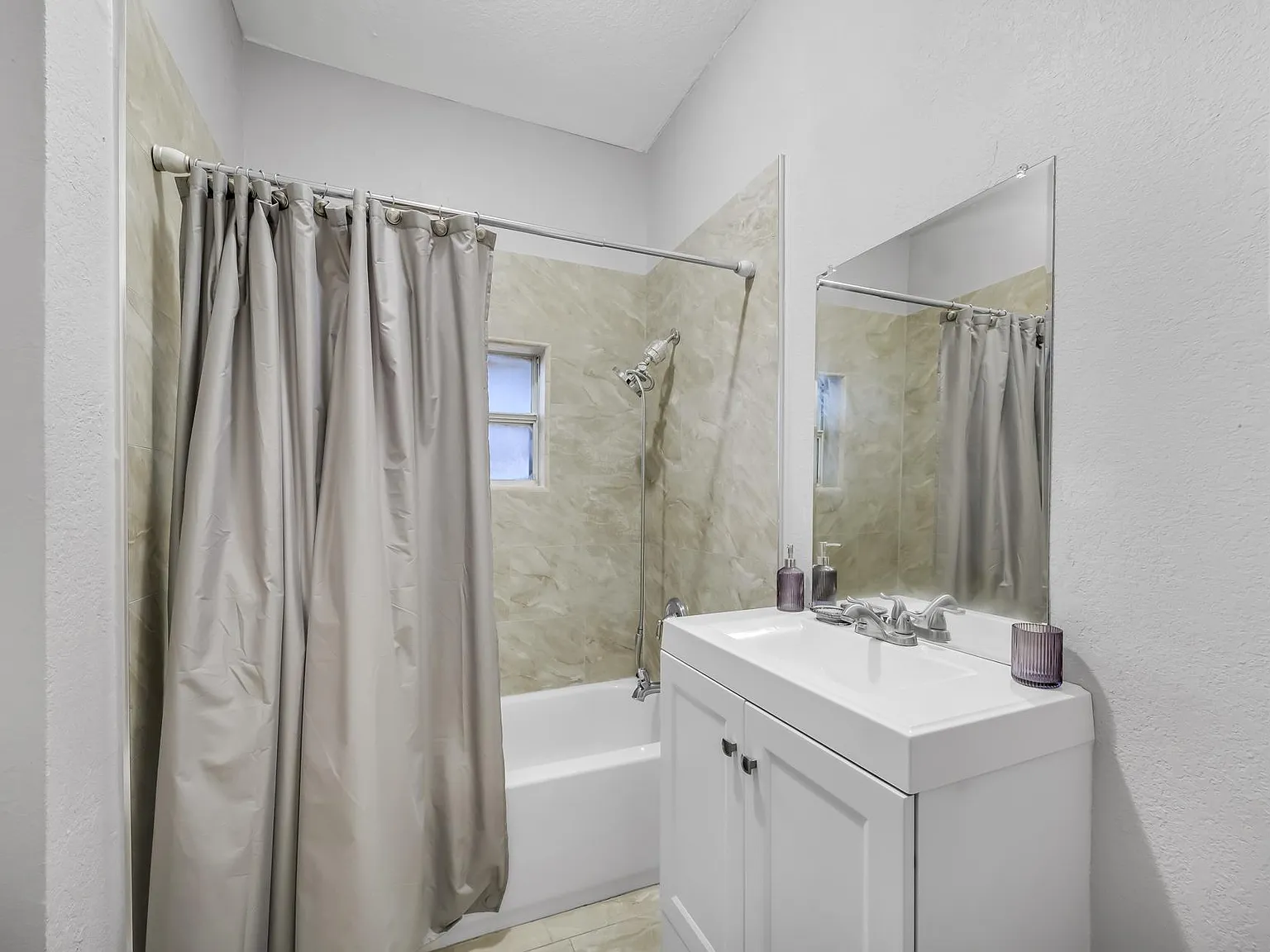 4 bed, 2.0 bath, $862 — Photo 4