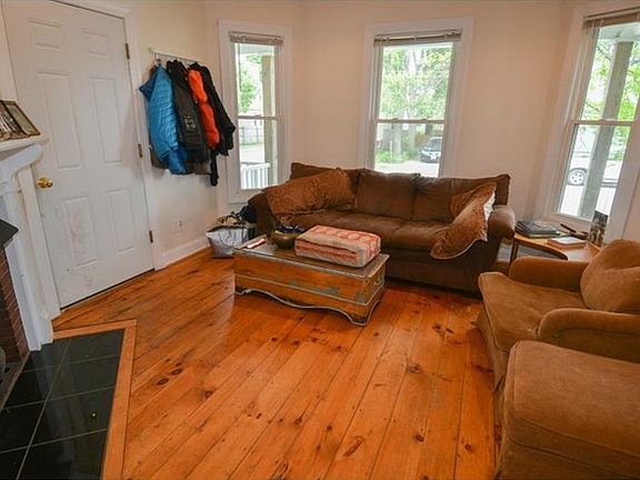 1st Floor Living Room