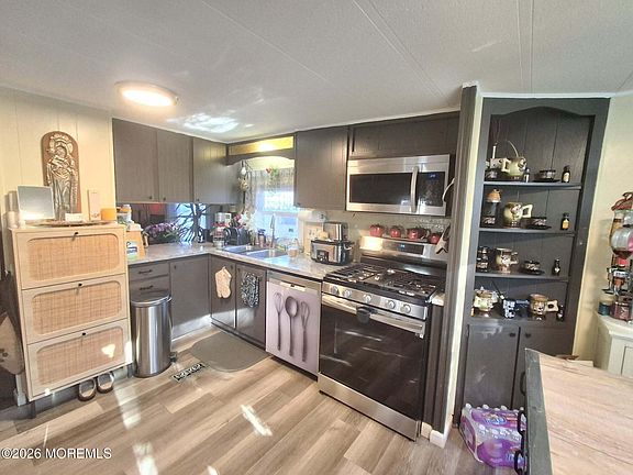 3rd image of 14 Alexander Avenue