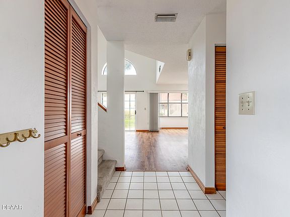 4th image of 112 Florida Shores Blvd