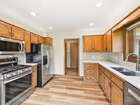 5th image of 6799 Sunnyslope Dr N