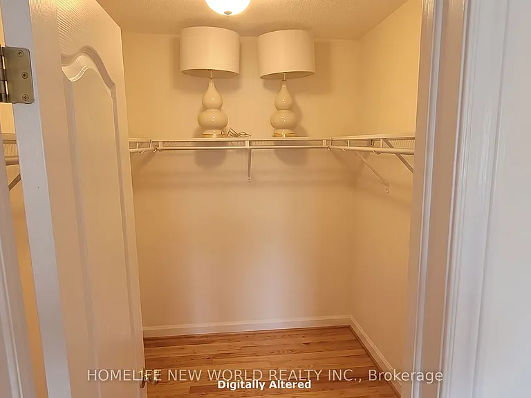 118 Gemini Cres — Photo 14