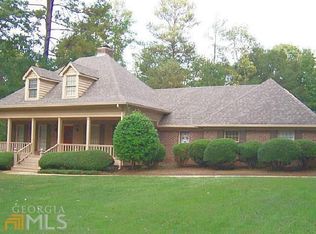 2756 Club Forest Dr, Conyers, GA 30013