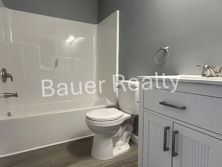 47 Grove Ave — Photo 14