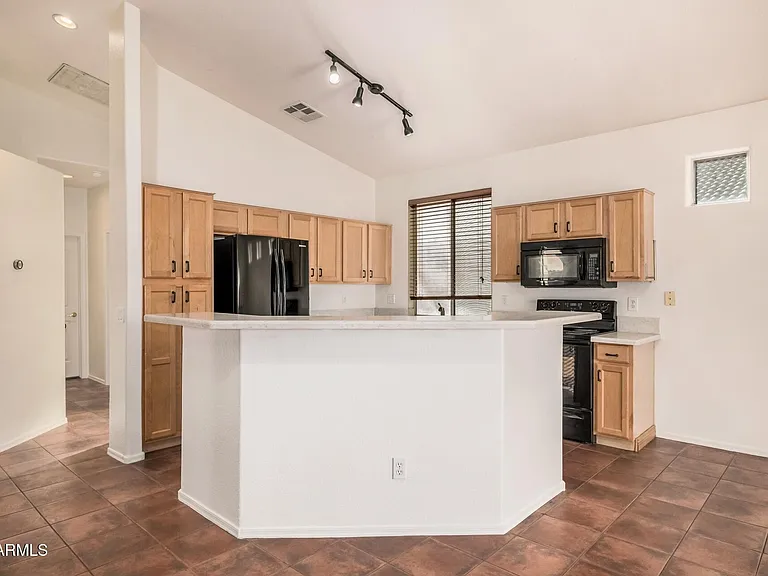 2205 S Harper — Photo 10