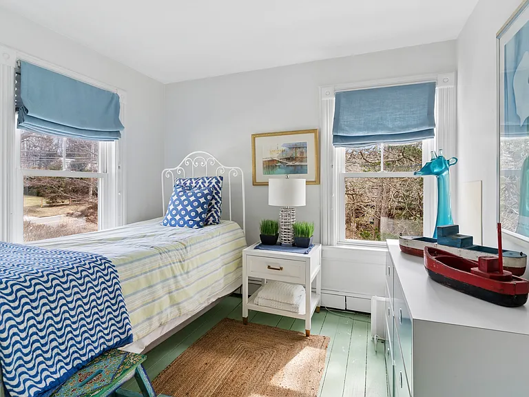65 N Menantic Rd — Photo 11