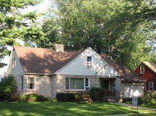527 Ellinwood Ave, Reedsburg, WI 53959