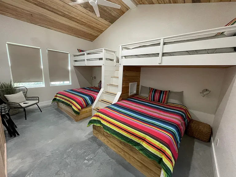two queen size beds