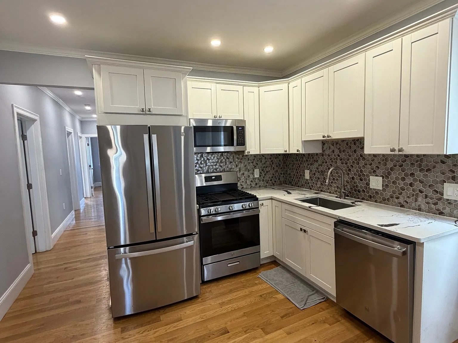 4 bed, 1.5 bath, $3,300 — Photo 1